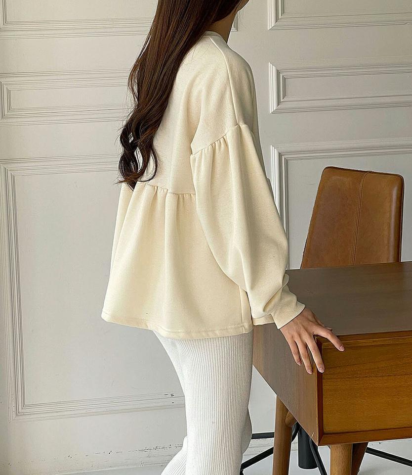 【スーパーセール特価】裏起毛ギャザーペプラムスウェット・p000531 レディース 【tops】トップス スウェット トレーナー 長袖 ペプラム お腹カバー ギャザー 裏起毛 ラウンドネック 単色 無地 シンプル かわいい 可愛い ガーリー 冬 韓国ファッション MKT