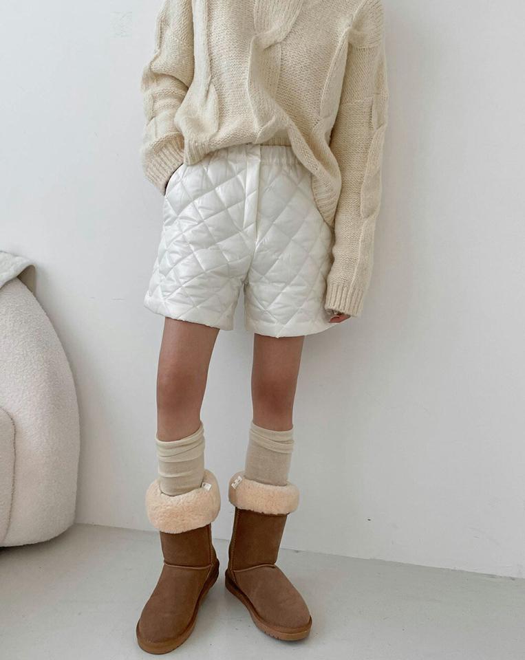 ダイヤキルティングショートパンツ・p000697 レディース 【pt】ショートパンツ ズボン 短パン パンツ カジュアル キルティング キルト ウエストゴム ダイヤ シンプル 大人 ショート丈 ミニ 秋 冬 韓国ファッション MKT