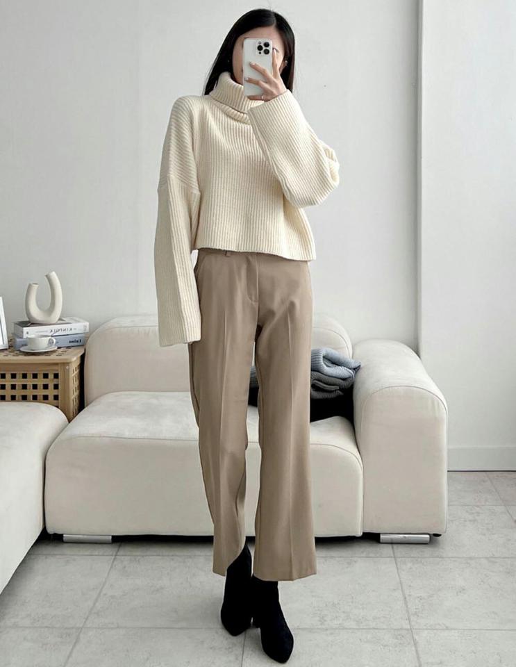 クロップドタートルリブニット・p000691 レディース 【tops】トップス ニット 長袖 タートルネック リブ 単色 無地 シンプル ベーシック 大人 カジュアル クロップド丈 ラフ 秋 冬 韓国ファッション MKT