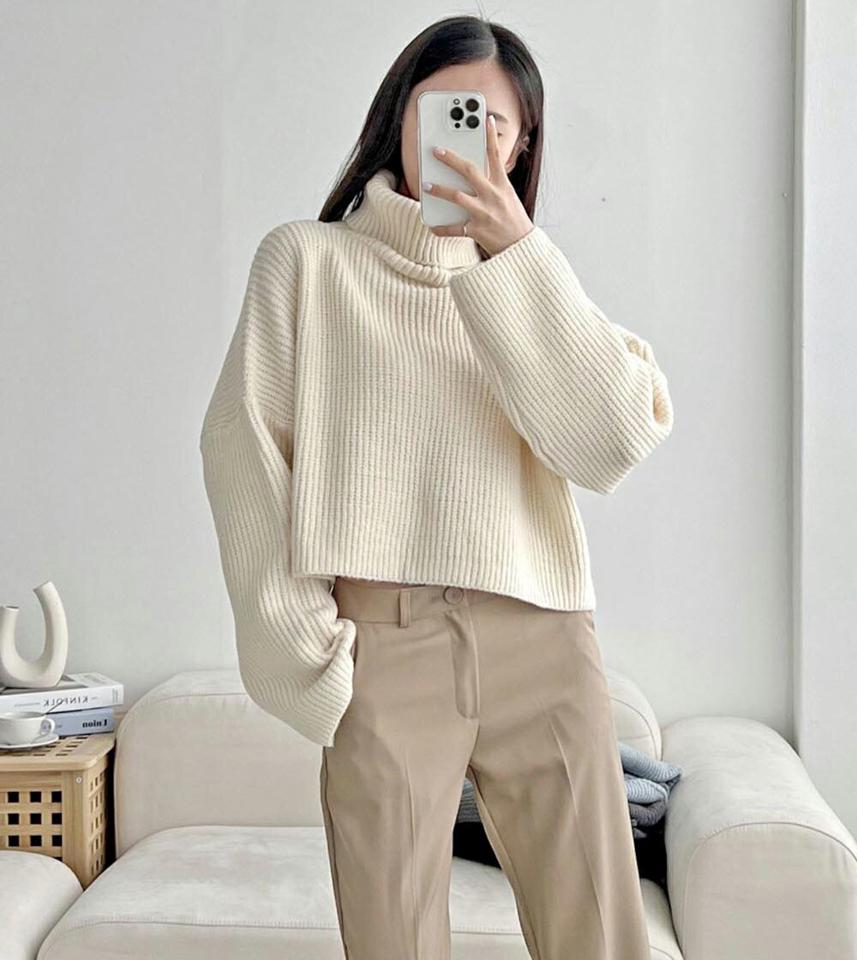 クロップドタートルリブニット・p000691 レディース 【tops】トップス ニット 長袖 タートルネック リブ 単色 無地 シンプル ベーシック 大人 カジュアル クロップド丈 ラフ 秋 冬 韓国ファッション MKT