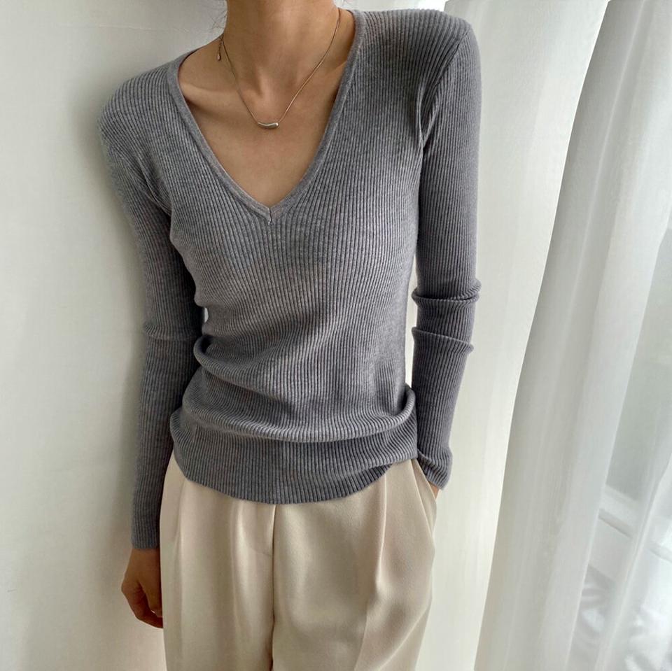 リブVネックスリム長袖Tシャツ・p000611 レディース 【tops】トップス Tシャツ 長袖 Vネック リブ スリム 単色 無地 シンプル ベーシック 大人 カジュアル ラフ スリム 秋 冬 韓国ファッション MKT