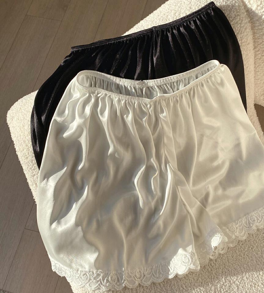 レースヘムシルキーインナーパンツ・t00412 レディース 【uw】インナー パンツ ズボン ショート丈 ミニ レース シルキー ツヤ 見えない シンプル カジュアル ウエストゴム スカラップ 韓国ファッション