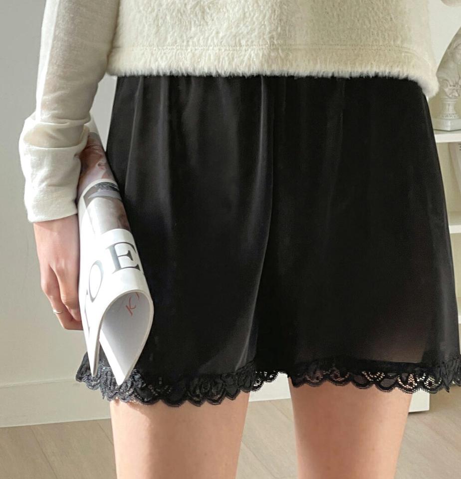 レースヘムシルキーインナーパンツ・t00412 レディース 【uw】インナー パンツ ズボン ショート丈 ミニ レース シルキー ツヤ 見えない シンプル カジュアル ウエストゴム スカラップ 韓国ファッション