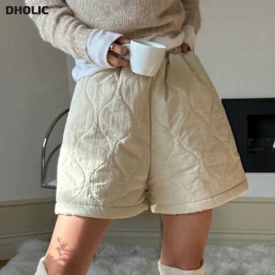 ウェーブキルティングショートパンツ・p000590 レディース 【pt】パンツ ズボン ショート丈 ミニ 短パン キルティング キルト 模様 ウェーブ ワイド カジュアル ラフ 大人 秋 冬 韓国ファッション MKT