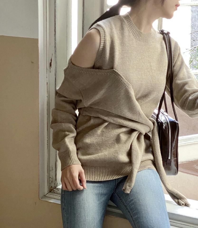 アンバランスショルダーニット・p000735 レディース 【tops】トップス ニット 長袖 オープンショルダー 肩出し ラウンドネック 肌見せ アンバランス ユニーク 個性的 単色 無地 シンプル カジュアル 秋 冬 韓国ファッション MKT