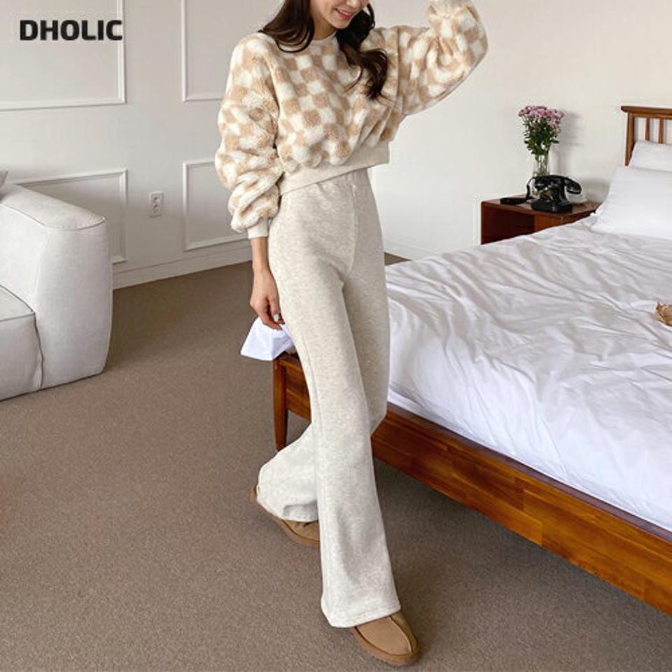 チェックボアスウェット&フレアパンツSET・t00425 レディース 【pt】セット トップス 長袖 ボア スウェット トレーナー ラウンドネック ブロックチェック チェック柄 パンツ ズボン フレア ロング 単色 無地 シンプル 秋 冬 韓国ファッション