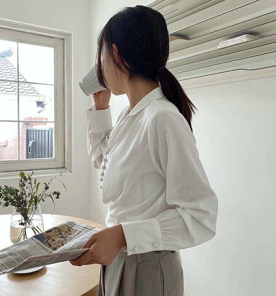 【マケット特価】ウエストリボンクロップドブラウス・p000839 レディース 【bl】トップス ブラウス 長袖 クロップド丈 ショート丈 りぼん ウエストマーク 襟 単色 無地 シンプル フェミニン オケージョン きれいめ 秋 冬 韓国ファッション MKT セール