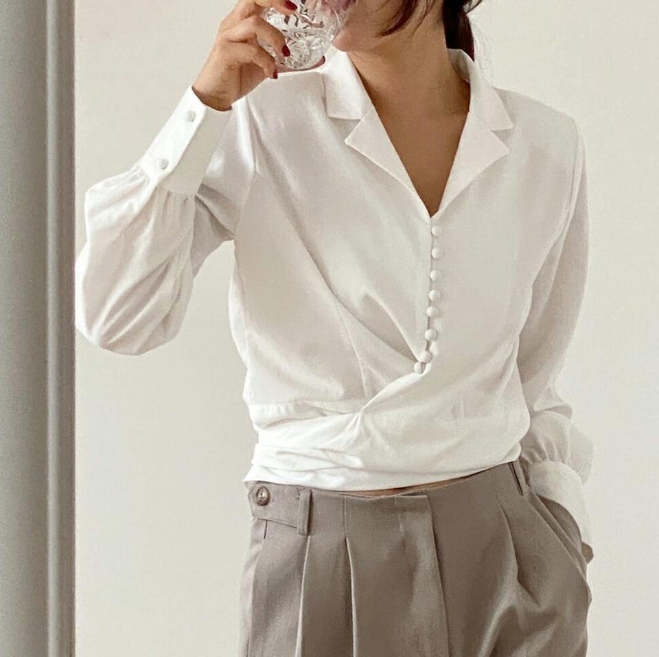 【マケット特価】ウエストリボンクロップドブラウス・p000839 レディース 【bl】トップス ブラウス 長袖 クロップド丈 ショート丈 りぼん ウエストマーク 襟 単色 無地 シンプル フェミニン オケージョン きれいめ 秋 冬 韓国ファッション MKT セール