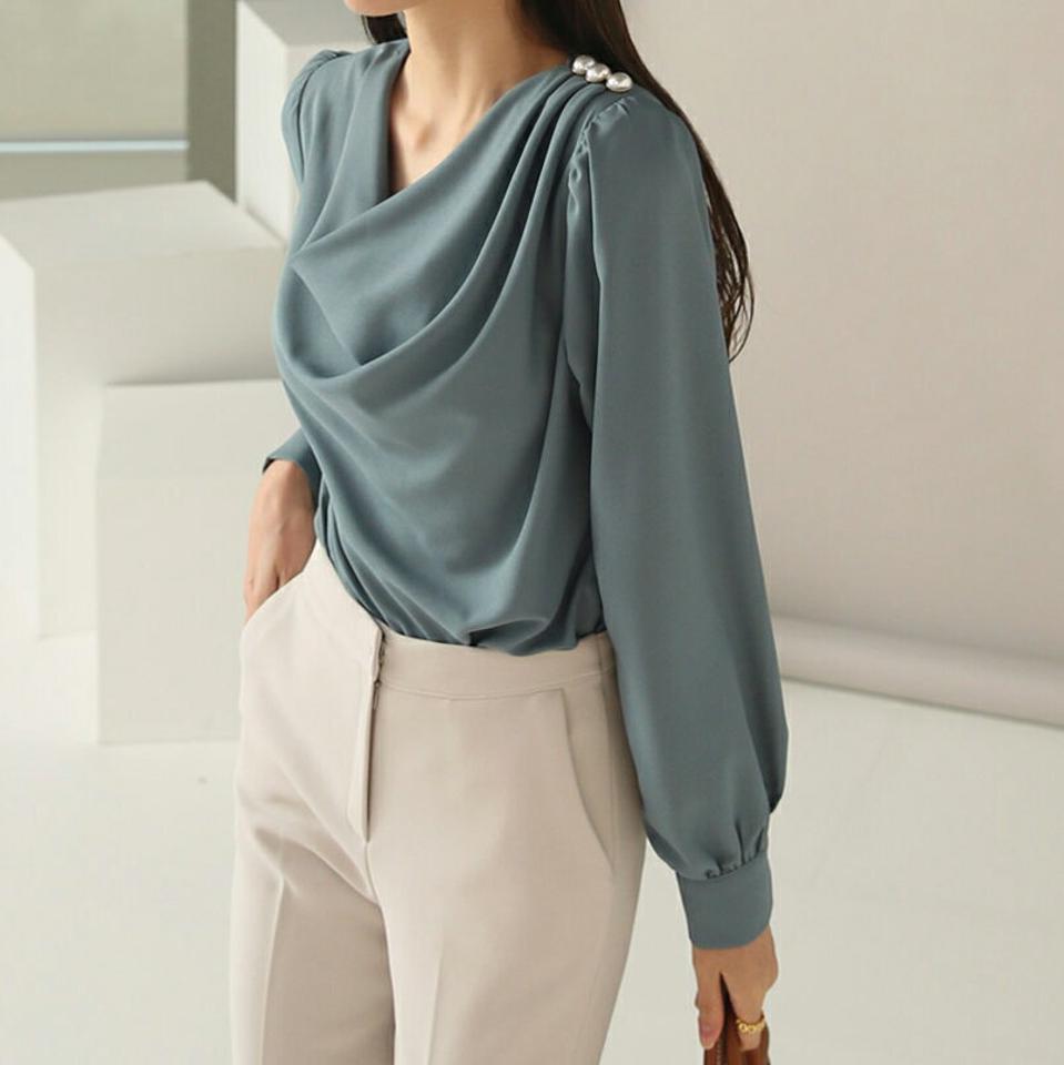 フェイクパールドレープブラウス・b00213 レディース 【bl】トップス ブラウス 長袖 パール ドレープ 上品 きれいめ 単色 無地 シンプル 青 ブルー オフィス オケージョン 肩パッド パフスリーブ 秋 冬 韓国ファッション