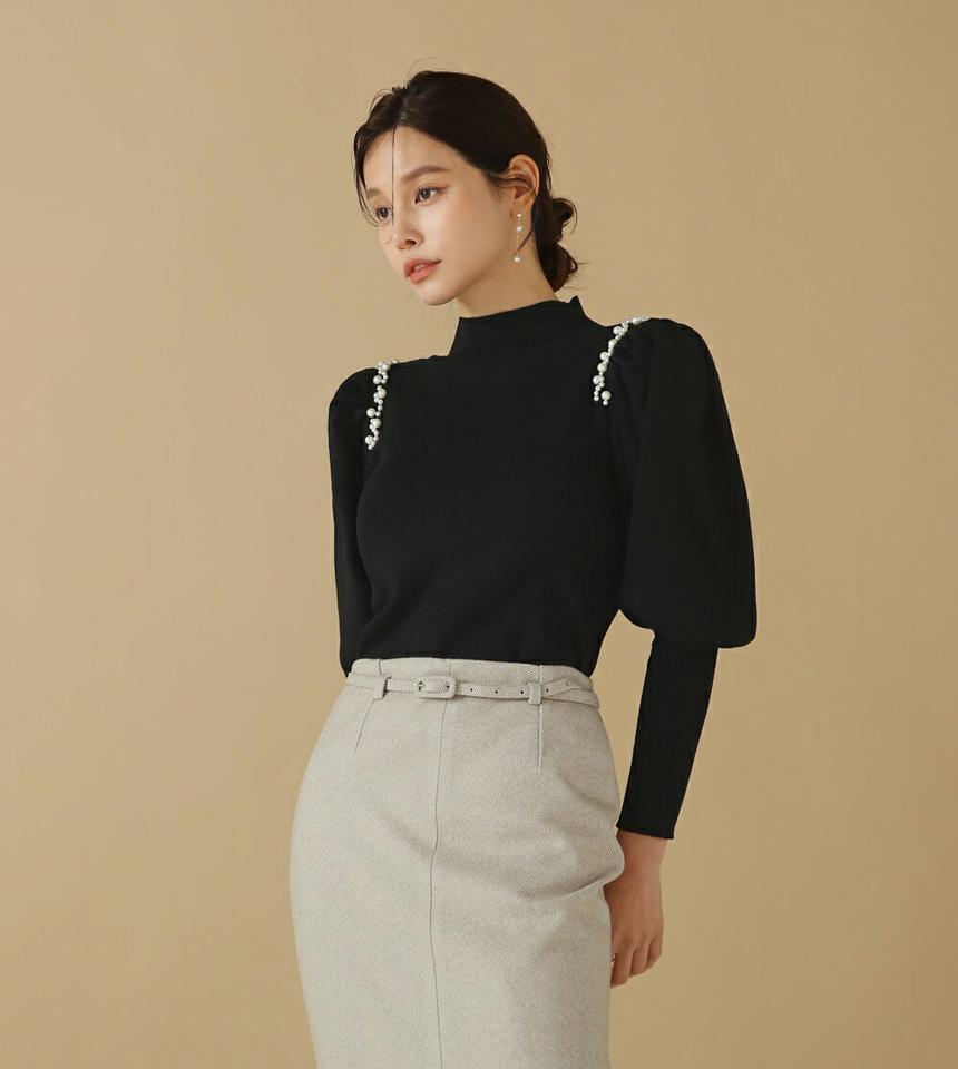 ハーフネックフェイクパールニット・b00207 レディース 【tops】トップス ニット 長袖 パール ハーフネック パフスリーブ フェミニン かわいい 可愛い リブ ギャザー 大人 スリム 秋 冬 韓国ファッション