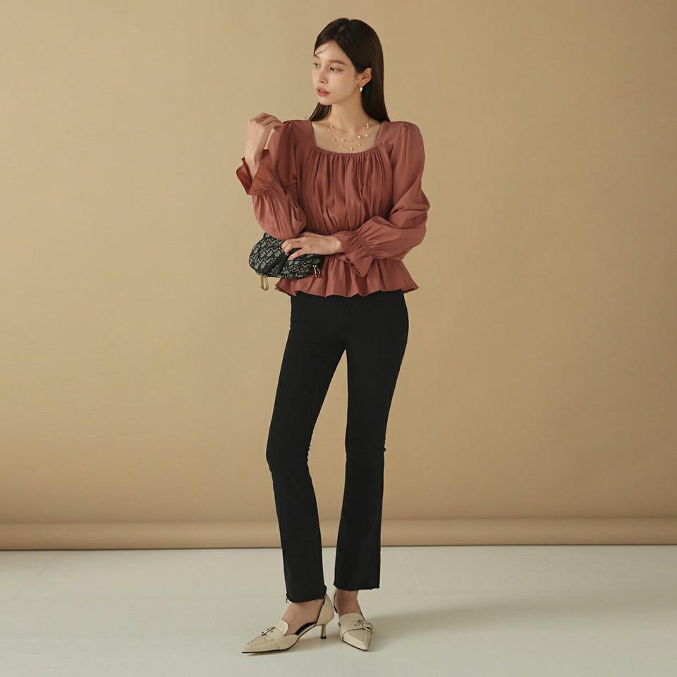 スクエアネックシャーリングブラウス・t00215 レディース 【bl】トップス ブラウス 長袖 シャーリング スクエアネック デコルテ 大人 きれいめ 上品 フェミニン オフィス オケージョン パフスリーブ 秋 冬 韓国ファッション