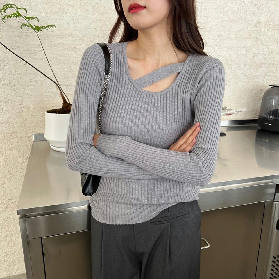 ネックストラップリブニット・p000613 レディース 【tops】トップス ニット リブ ストラップ 肌見せ カットアウト 単色 無地 スリム シンプル 大人 秋 冬 韓国ファッション MKT