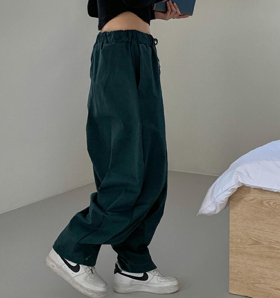 【マケット特価】コットンドローストリングパンツ・p000833 レディース 【pt】パンツ ズボン ロング コットン 綿 ウエストゴム ワイドパンツ 単色 無地 シンプル カジュアル ラフ ストリート 大人 体型カバー 秋 冬 韓国ファッション MKT セール