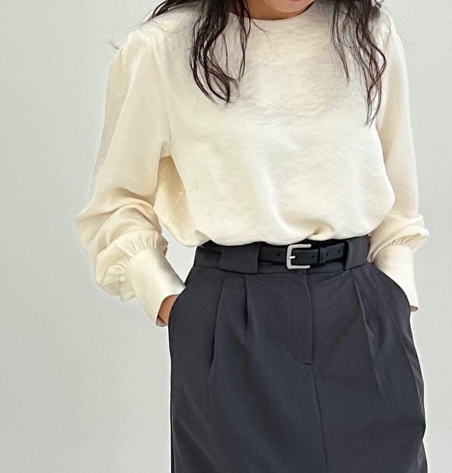 【マケット特価】シルキーカフスブラウス・p000779 レディース 【bl】ブラウス トップス 長袖 単色 無地 シンプル ベーシック シルキー カフス 秋 冬 カジュアル かわいい 可愛い 韓国ファッション MKT セール