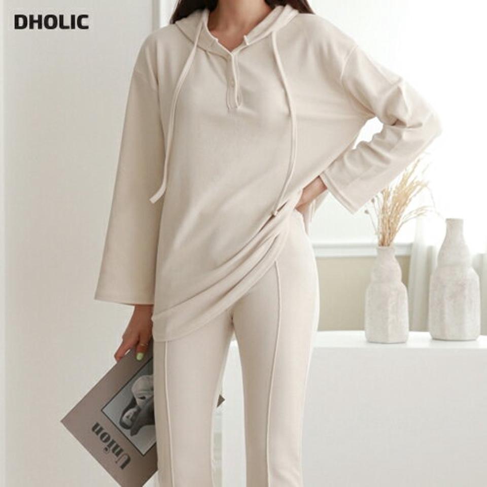 ウール混フードTシャツ&フレアパンツSET・p000773 レディース 【pt】セットアップ セット setup Tシャツ フード フーディ 長袖 ウール混 パンツ ロング丈 フレア 単色 無地 シンプル ベーシック 秋 冬 カジュアル ラフ 韓国ファッション MKT