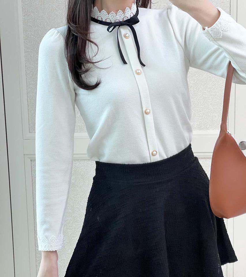 レースリボンネックTシャツ・p000988 レディース 【tops】トップス 長袖 りぼん ハーフネック レース 襟コン フェミニン シンプル ボタン パールボタン ガーリー かわいい 可愛い パフスリーブ 秋 冬 韓国ファッション MKT