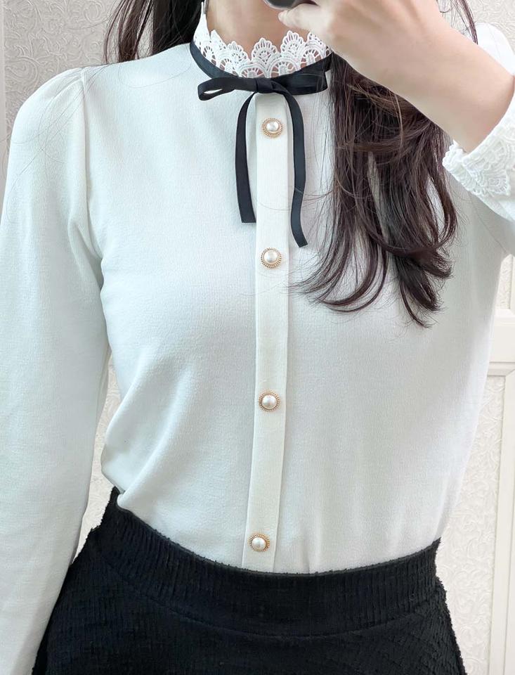 レースリボンネックTシャツ・p000988 レディース 【tops】トップス 長袖 りぼん ハーフネック レース 襟コン フェミニン シンプル ボタン パールボタン ガーリー かわいい 可愛い パフスリーブ 秋 冬 韓国ファッション MKT