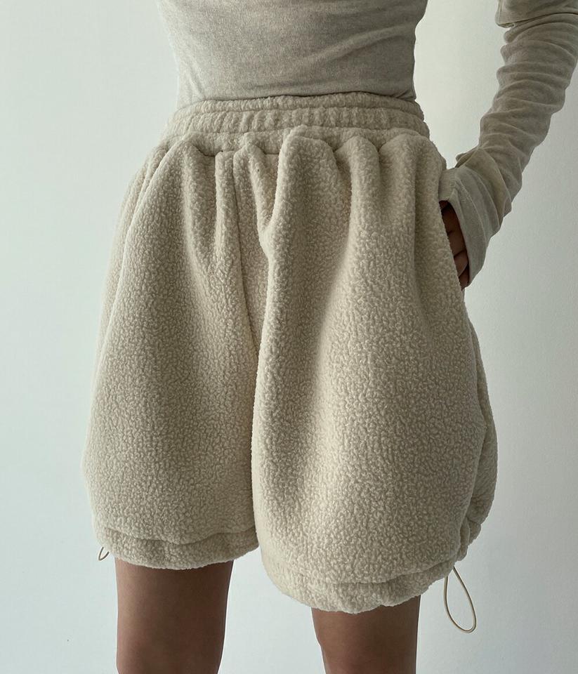 ボアドロストハーフパンツ・p000943 レディース 【pt】パンツ ズボン 短パン ミニ ショート丈 ハーフパンツ ドロスト 絞り ボア もこもこ かぼちゃ かわいい 可愛い カジュアル ラフ 半ズボン 秋 冬 春 韓国ファッション MKT