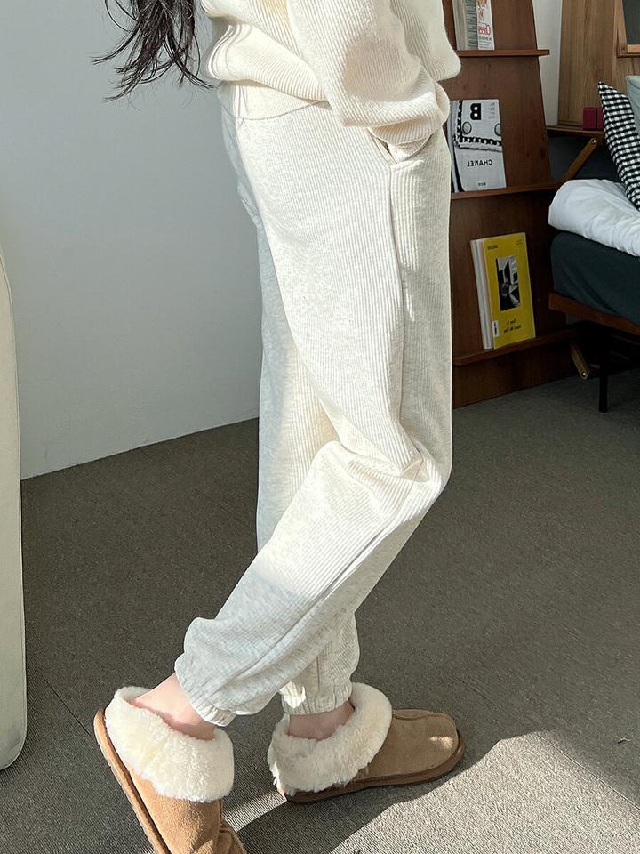 ポケットリブジョガーパンツ・p000954 レディース 【pt】パンツ ズボン ロング ジョガーパンツ リブ ポケット 単色 無地 シンプル ラフ カジュアル ウエストゴム 体型カバー ワンマイルウェア 秋 冬 韓国ファッション MKT