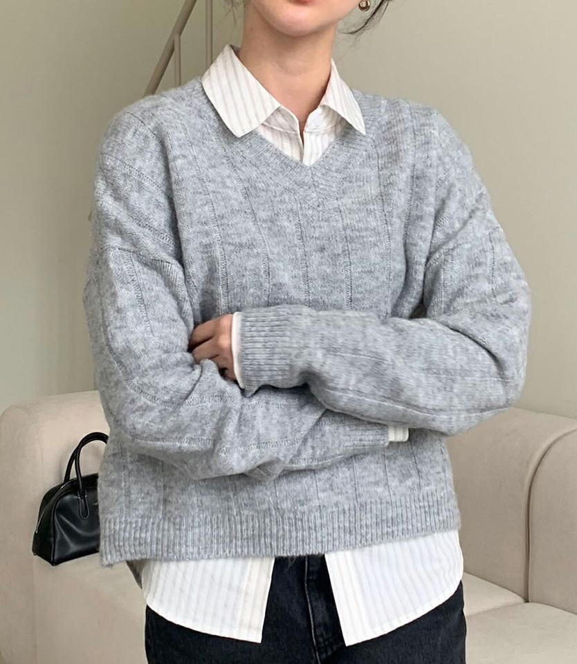 Vネックワイドリブニット・p001016 レディース 【tops】トップス ニット 長袖 Vネック リブ 単色 無地 シンプル カジュアル ラフ カラーニット 水色 ブルー 大人 秋 冬 韓国ファッション MKT