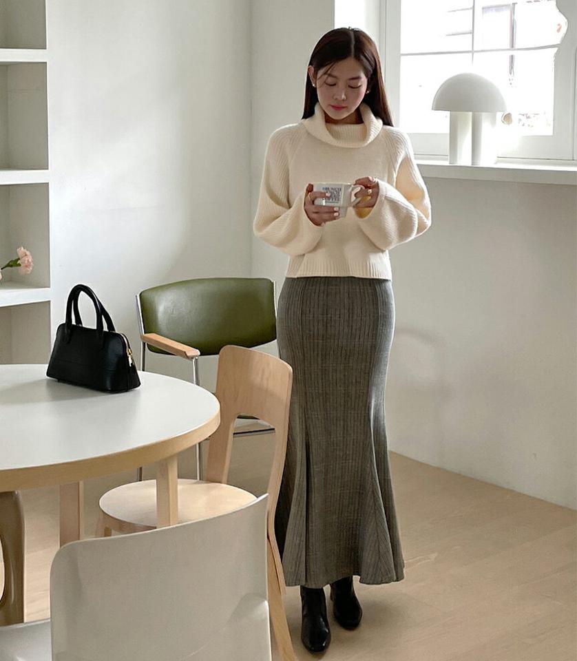 オフタートルクロップドニット・t00229 レディース 【tops】トップス ニット 大人 長袖 オフタートルネック クロップド丈 ラグラン 単色 シンプル フェミニン カジュアル かわいい 可愛い 秋 冬 韓国ファッション