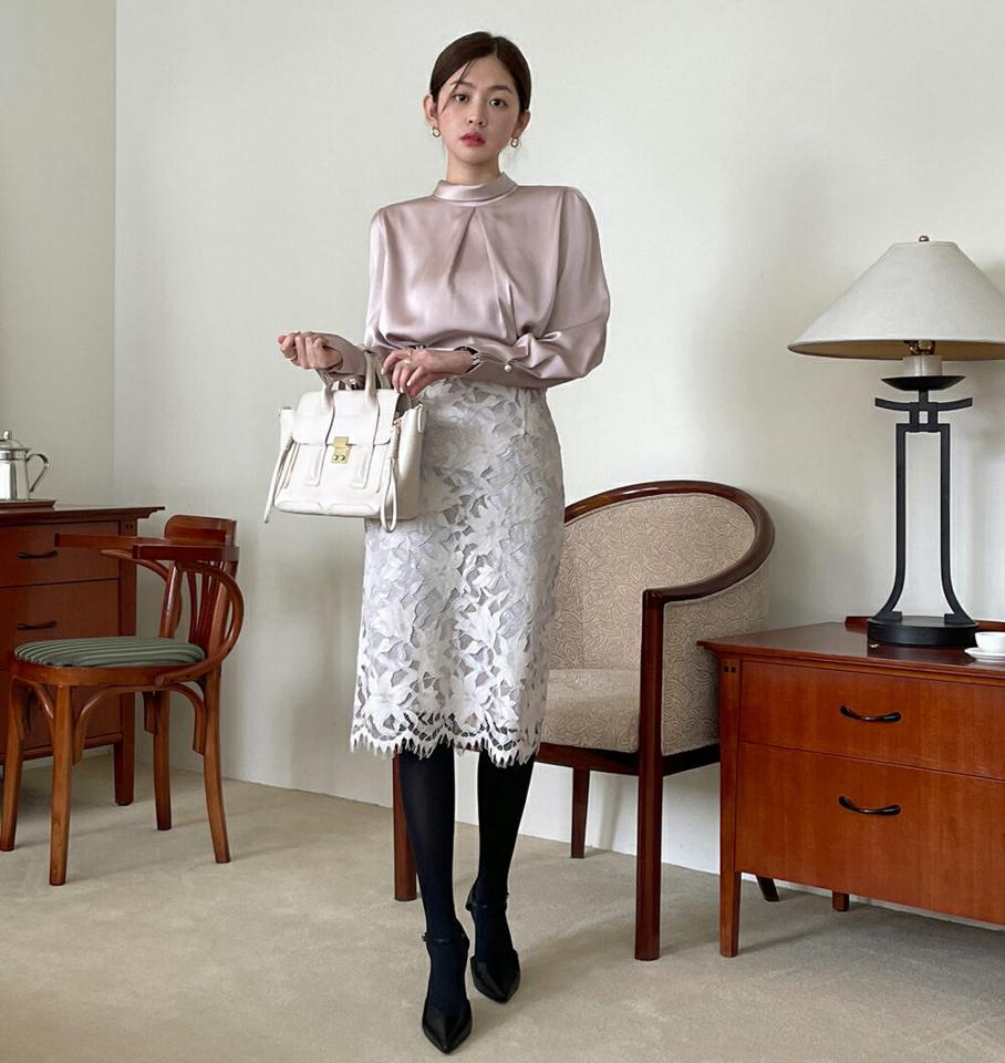 タックフェイクパールスリーブブラウス・t00222 レディース 【bl】トップス ブラウス 長袖 ハーフネック タック フェイクパール スリーブ 大人 単色 無地 かわいい 可愛い 上品 きれいめ カジュアル フェミニン 秋 冬 韓国ファッション