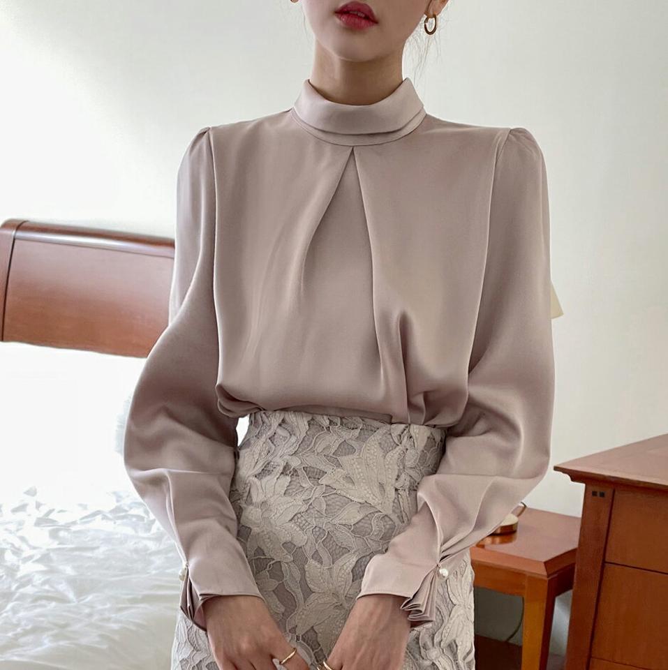 タックフェイクパールスリーブブラウス・t00222 レディース 【bl】トップス ブラウス 長袖 ハーフネック タック フェイクパール スリーブ 大人 単色 無地 かわいい 可愛い 上品 きれいめ カジュアル フェミニン 秋 冬 韓国ファッション