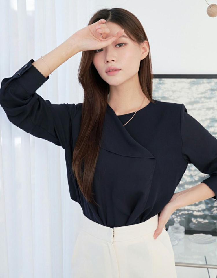 カシュクール調アンバランスブラウス・p001128 レディース 【bl】ブラウス トップス 長袖 カシュクール調 単色 無地 シンプル ベーシック アンバランス オフィスカジュアル 秋 冬 大人 フェミニン きれいめ 韓国ファッション MKT