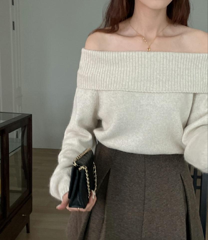 【マケット特価】フォックスファー混オフショルニット・p001061 レディース 【tops】トップス ニット 長袖 オフショルダー 鎖骨 デコルテ 肩出し 単色 無地 シンプル セクシー フォックスファー混 秋 冬 カジュアル 大人 かわいい 可愛い 韓国ファッション MKT セール