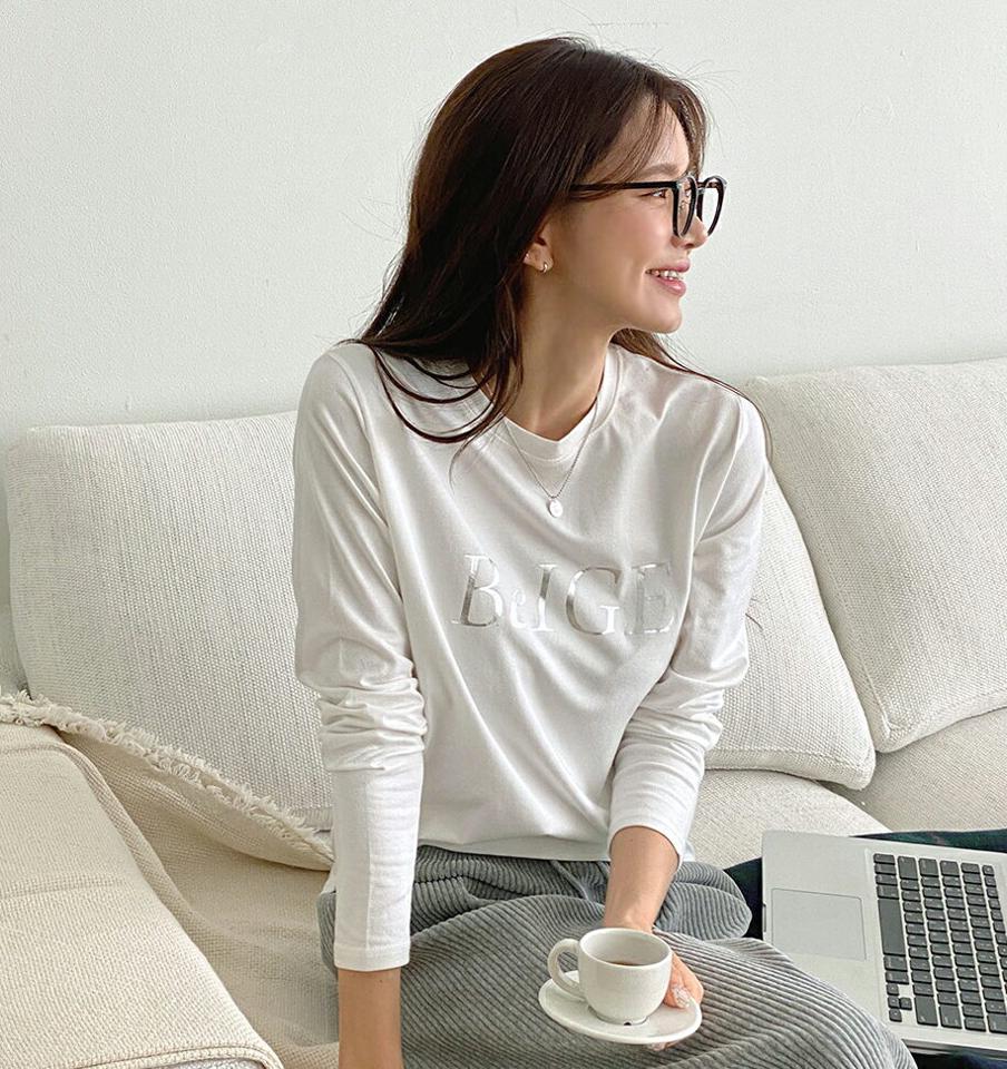 モダール混BeIGE長袖Tシャツ・t00454 レディース 【tops】トップス Tシャツ 大人 長袖 ラウンドネック モダール混 ロゴ レタリング 大人 シンプル フェミニン カジュアル 秋 冬 韓国ファッション