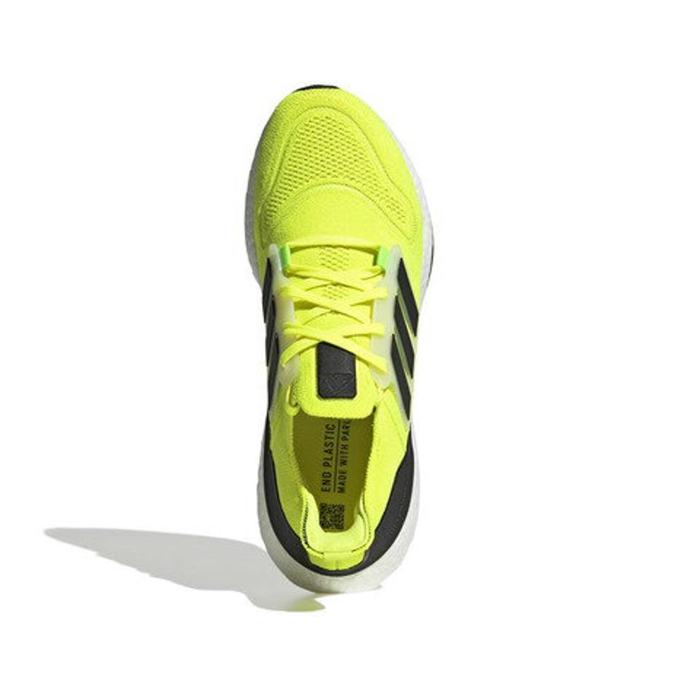 【SOY受賞記念1/31 9:59までエントリーでP4倍】アディダス（adidas）（メンズ）ランニングシューズ ジョギングシューズ ウルトラブースト 22 イエロー 蛍光色 GX6639 スニーカー 快適 トレーニング 部活
