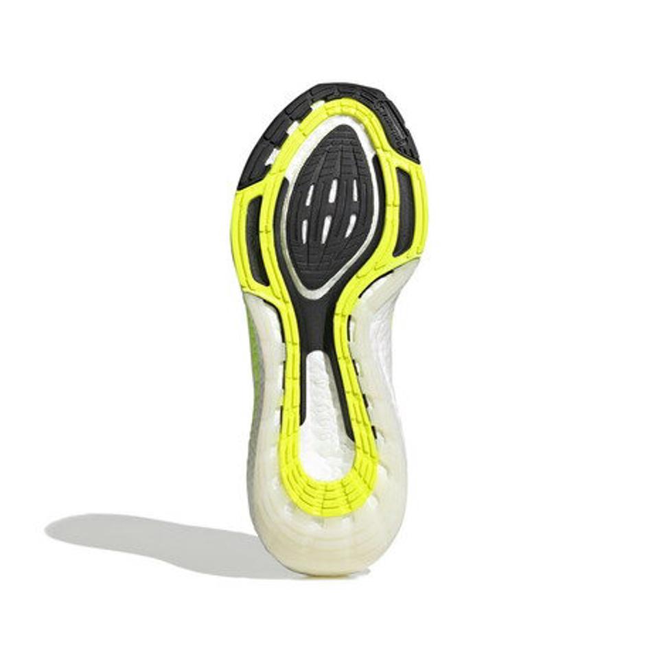 【SOY受賞記念1/31 9:59までエントリーでP4倍】アディダス（adidas）（メンズ）ランニングシューズ ジョギングシューズ ウルトラブースト 22 イエロー 蛍光色 GX6639 スニーカー 快適 トレーニング 部活