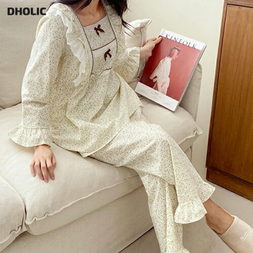 リボン花柄フリルパジャマSET・p001331 レディース 【uw】セットアップ パンツ setup パジャマ 部屋着 ルームウェア トップス リボン 花柄 フラワー 柄 模様 フリル スクエアネック 鎖骨 デコルテ パンツ 秋 春 冬 キュート 韓国ファッション MKT