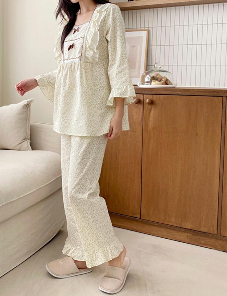 リボン花柄フリルパジャマSET・p001331 レディース 【uw】セットアップ パンツ setup パジャマ 部屋着 ルームウェア トップス リボン 花柄 フラワー 柄 模様 フリル スクエアネック 鎖骨 デコルテ パンツ 秋 春 冬 キュート 韓国ファッション MKT