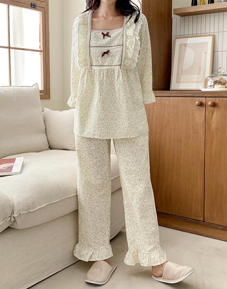 リボン花柄フリルパジャマSET・p001331 レディース 【uw】セットアップ パンツ setup パジャマ 部屋着 ルームウェア トップス リボン 花柄 フラワー 柄 模様 フリル スクエアネック 鎖骨 デコルテ パンツ 秋 春 冬 キュート 韓国ファッション MKT