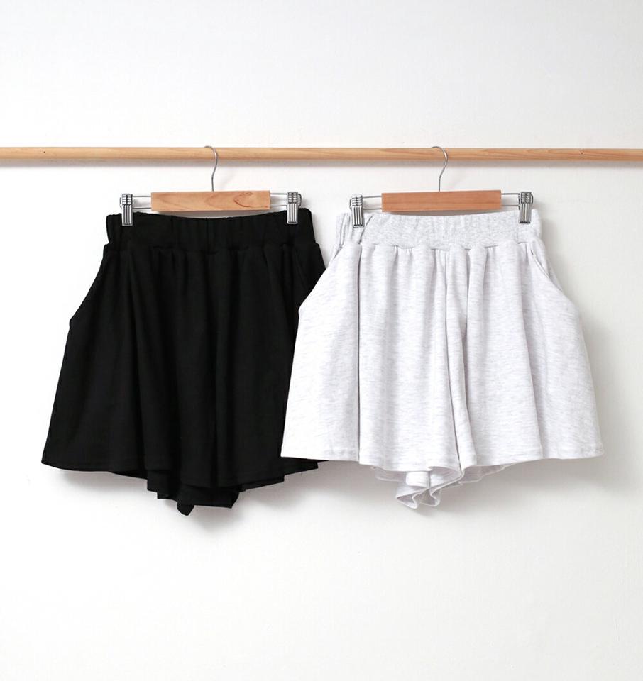 スキッパー配色スウェット&ショートパンツSET・p001255 レディース 【pt】セットアップ セット setup パンツ ショート丈 フレア ウエストゴム スウェット トップス 柄 模様 配色 スキッパー 鎖骨 デコルテ 秋 冬 カジュアル 韓国ファッション MKT