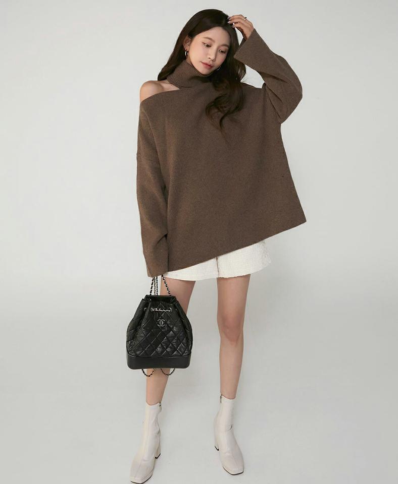 ウール混オープンショルダータートルニット・t00258 レディース 【tops】トップス ニット 大人 タートルネック 長袖 ウール混 リブ ショルダースリット ルーズ 大人 単色 無地 フェミニン カジュアル かわいい 可愛い 秋 冬 韓国ファッション