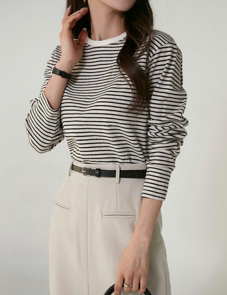 起毛ボーダー長袖Tシャツ・t00247 レディース 【tops】トップス Tシャツ 大人 長袖 ラウンドネック 配色 ボーダー 起毛 シンプル 大人 フェミニン カジュアル かわいい 可愛い 秋 冬 韓国ファッション