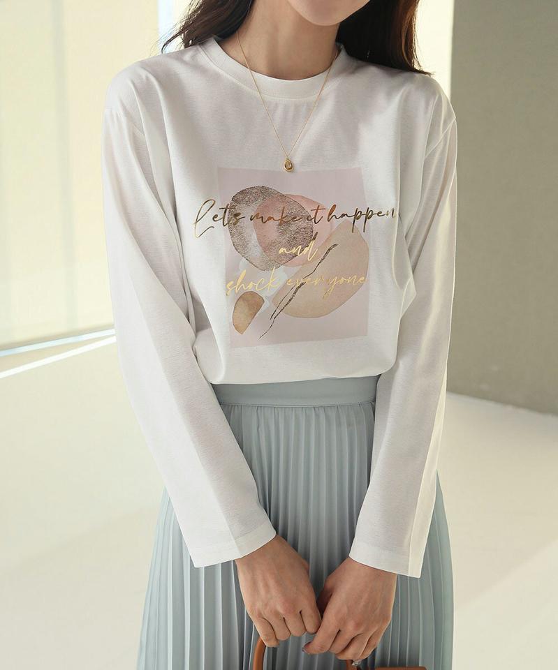 グラフィックプリント長袖Tシャツ・t00488 レディース 【tops】トップス Tシャツ 大人 長袖 ラウンドネック グラフィックプリント アンバランスへム シンプル フェミニン カジュアル かわいい 可愛い 秋 冬 韓国ファッション