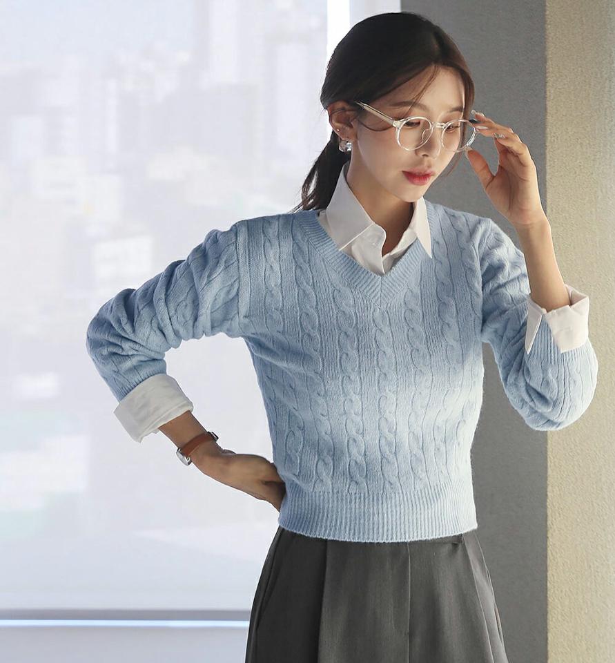 Vネッククロップドケーブルニット・t00497 レディース 【tops】トップス ニット 大人 Vネック 長袖 ケーブル編み リブヘム クロップド丈 大人 シンプル フェミニン カジュアル かわいい 可愛い 秋 冬 韓国ファッション