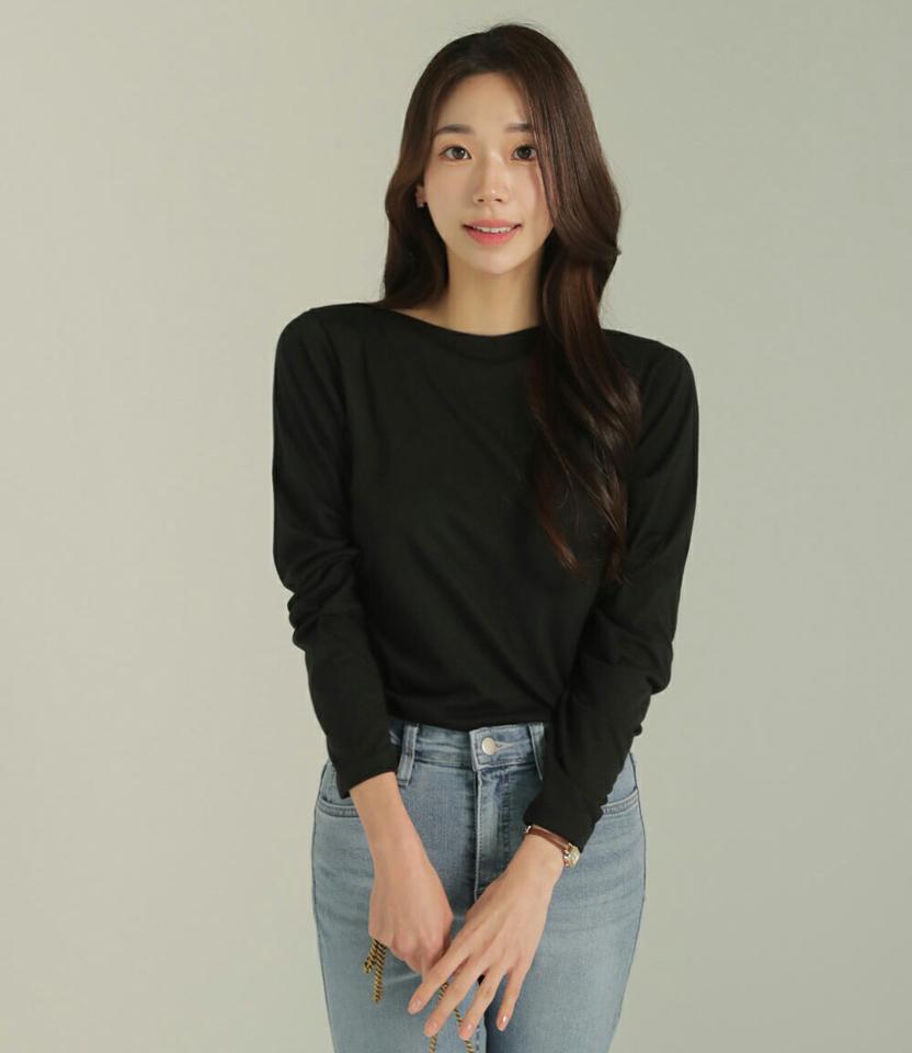 ボートネック長袖Tシャツ・b00115 レディース 【tops】トップス Tシャツ ボートネック 長袖 大人 無地 単色 ベーシック シンプル 大人 フェミニン カジュアル 秋 冬 春 韓国ファッション