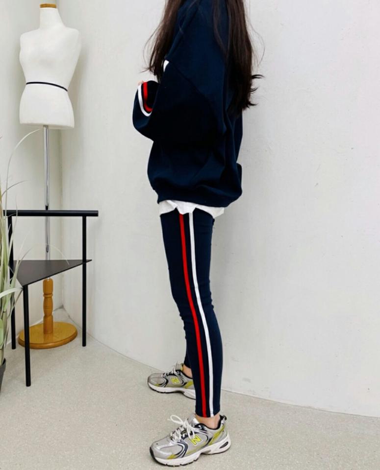 配色レイヤード調スウェット&レギンスSET・p001323 レディース 【pt】セットアップ セット setup トップス スウェット トレーナー 長袖 配色 柄 模様 異素材 ドロップショルダー パンツ レギンス 秋 冬 運動 カジュアル 韓国ファッション MKT