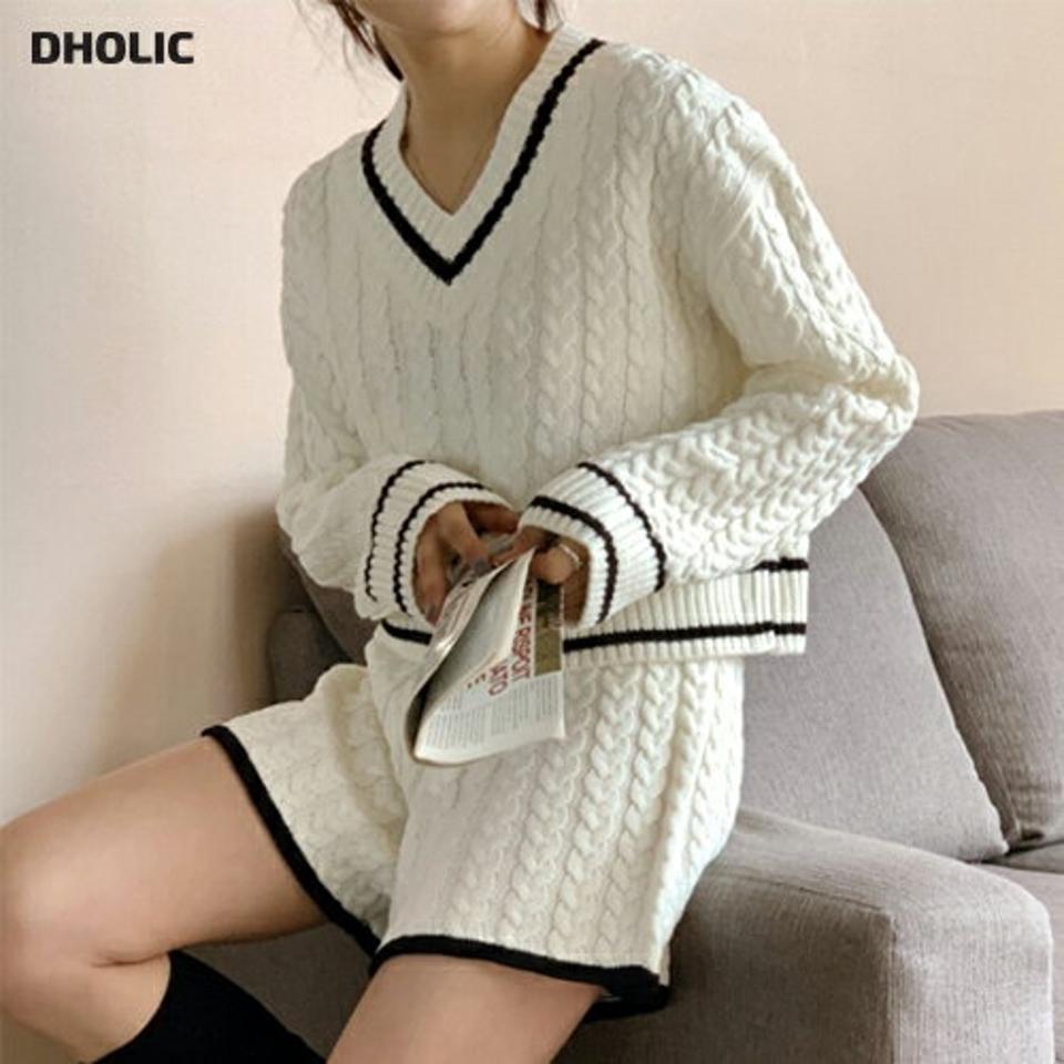 【送料無料】配色ケーブルニット&ショートパンツSET・p001354 レディース 【pt】セットアップ セット setup トップス ニット 長袖 柄 模様 配色 ライン ケーブル編み ケーブルニット Vネック 鎖骨 パンツ ショート丈 秋 冬 韓国ファッション MKT