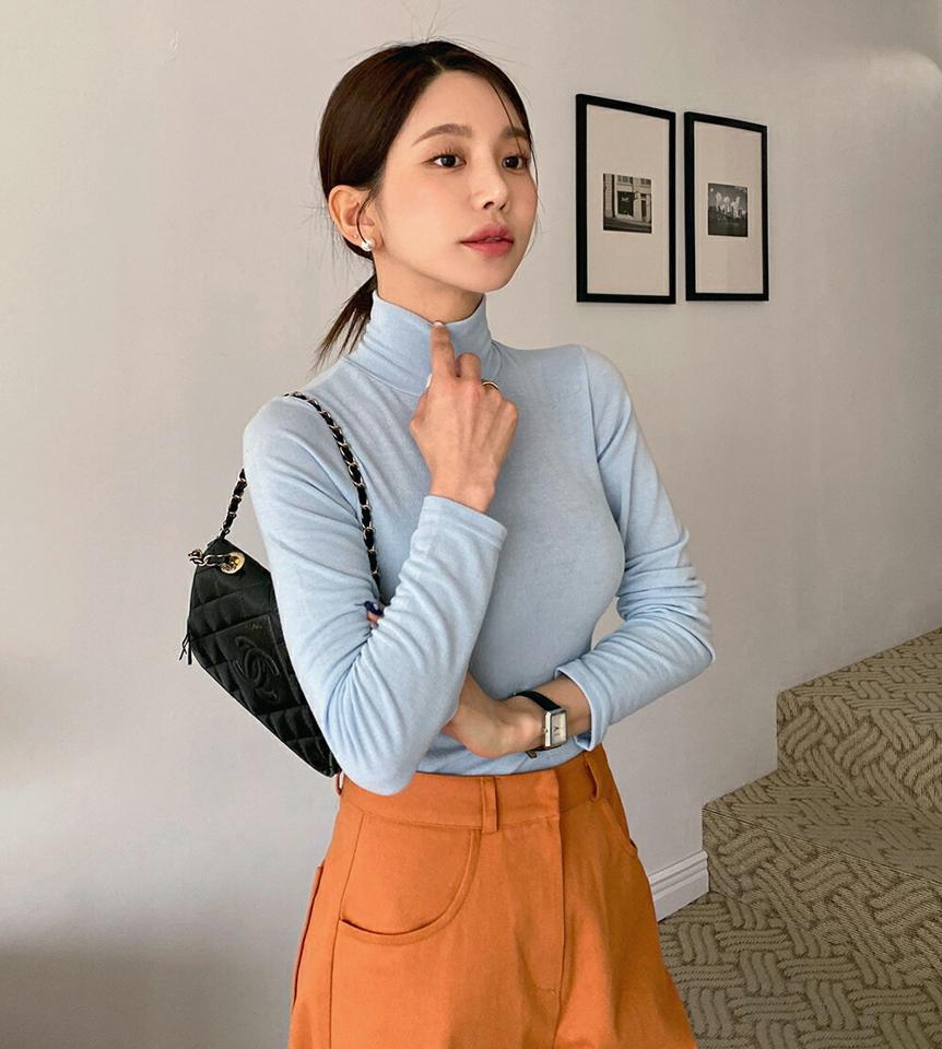裏ピーチ起毛ハイネック長袖Tシャツ・t00001 レディース 【tops】トップス Tシャツ ハイネック 長袖 裏ピーチ起毛 クロップド丈 シンプル 大人 スリム 無地 単色 シンプル 大人 フェミニン カジュアル 秋 冬 春 韓国ファッション