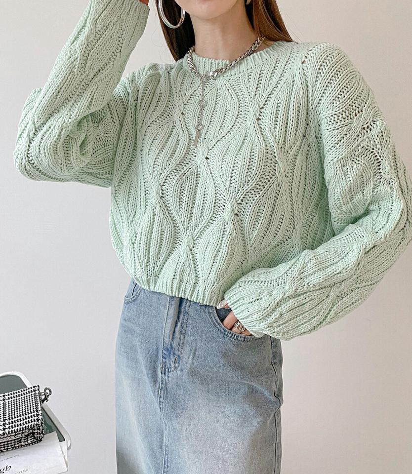 ツイストクロップドニット・p001519 レディース 【tops】 トップス ニット ラウンドネック 長袖 ロングスリーブ クロップド丈 ショート ツイスト ルーズフィット オーバーシルエット デイリー お出かけ デート カジュアル 冬 韓国ファッション MKT