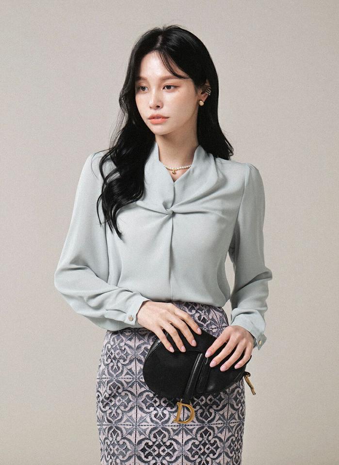 【マラソン特価】スカラップネックツイストブラウス・t00012 レディース 【bl】トップス ブラウス スカラップネック 長袖 ボックスプリーツ ツイスト シンプル かわいい 可愛い 上品 大人 カジュアル フェミニン 秋 冬 春 韓国ファッション セール