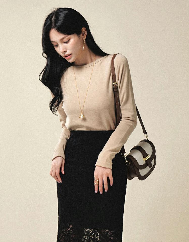 ボートネック長袖Tシャツ・b00024 レディース 【tops】トップス Tシャツ ボートネック 長袖 大人 無地 単色 シンプル 可愛い かわいい 大人 フェミニン カジュアル ナチュラル 秋 冬 春 韓国ファッション