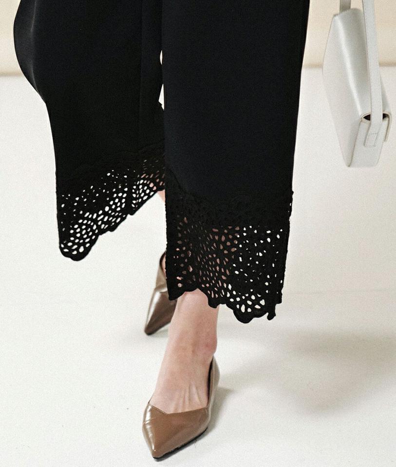 レースヘムブラックパンツ・b00020 レディース 【pt】ボトムス ロング ロングパンツ レースヘム ブラックパンツ ワイド ストレート スカラップ ハイウエスト ロング丈 無地 単色 シンプル フェミニン カジュアル 秋 冬 春 韓国ファッション