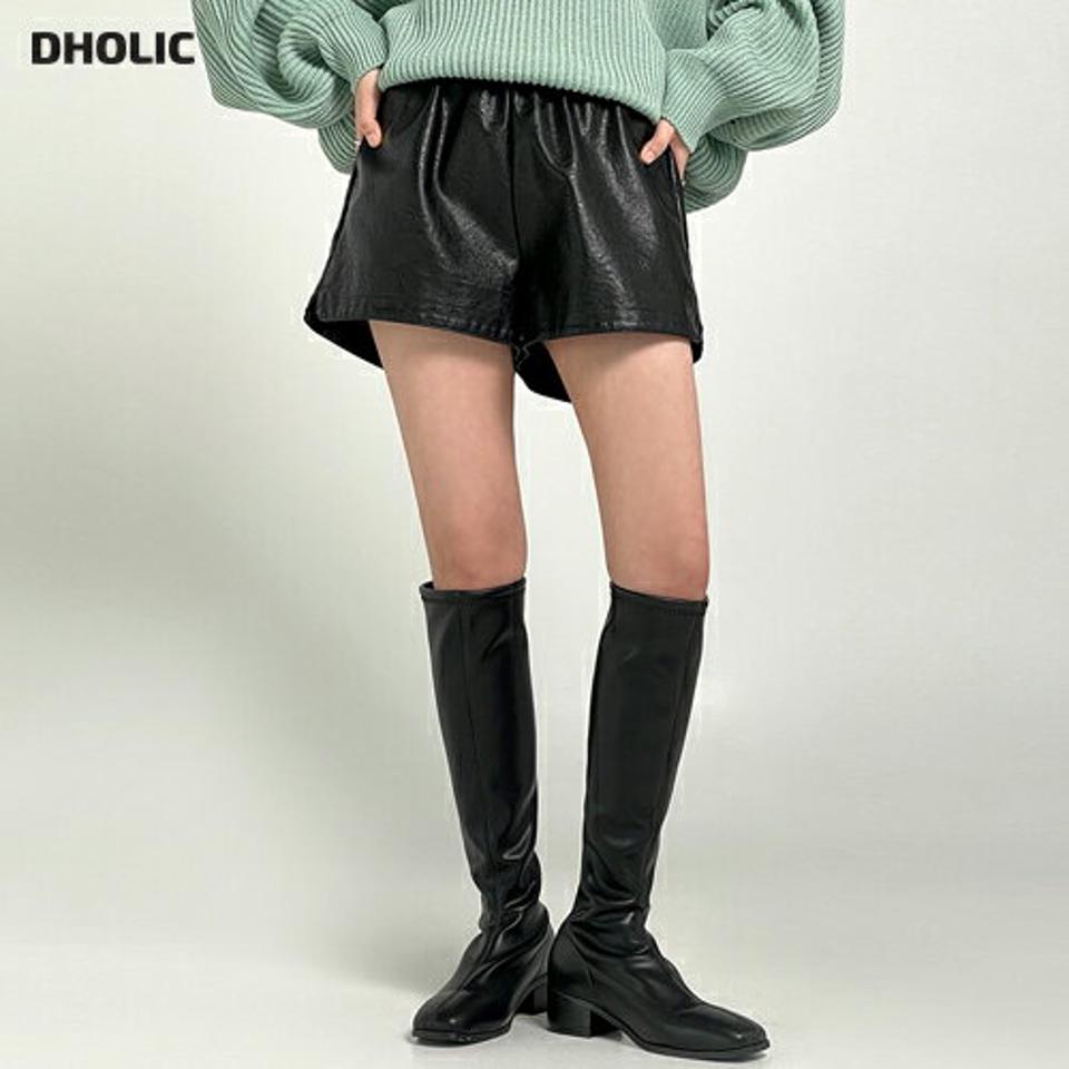 ブラックレザー調ショートパンツ・b00305 レディース 【pt】ボトムス ショート ショートパンツ ブラックカラー クラックレザー調 ハイウエスト スリット ショート丈 ハイウエスト シンプル フェミニン カジュアル 秋 冬 春 韓国ファッション