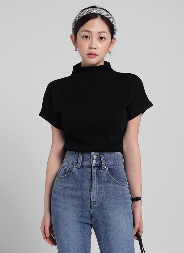 裏起毛ハーフネック半袖Tシャツ・b00295 レディース 【tops】トップス Tシャツ ハーフネック 半袖 ドルマン スリム 裏起毛 クロップド丈 大人 無地 単色 シンプル 可愛い かわいい 大人 フェミニン カジュアル 秋 冬 春 韓国ファッション